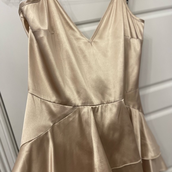 Missguided Woman’s Champage Gold Frill Hi/Low Cami Dress size: 8 NWOT - Picture 14 of 14